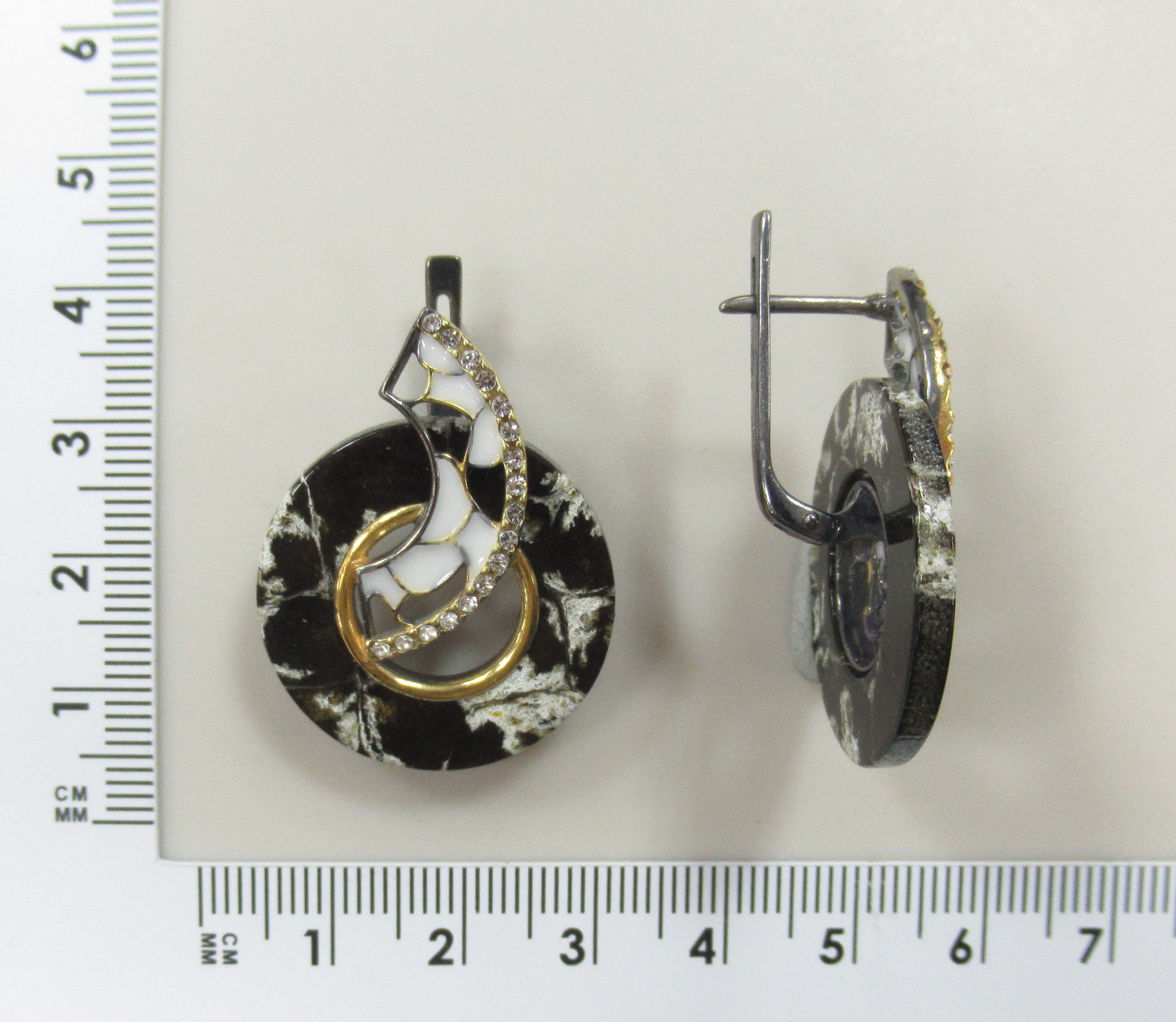 Серебряные серьги с янтарем